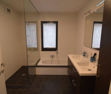 Ruim hedendaags gelijkvloers appartement in het centrum van Lier - Photo 2