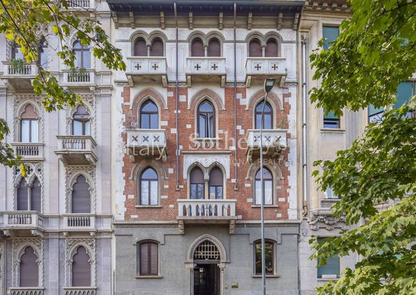 Spacious renovated apartment with balconies in a historic building