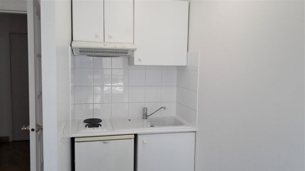 location Appartement T1 DE 30.2m² À VERSAILLES - Photo 1