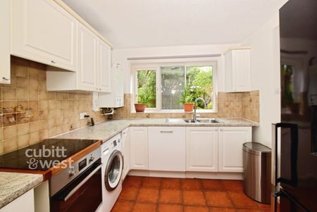 2 bedroom end of terrace house to rent - Photo 4