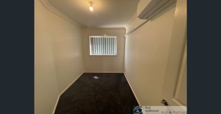 SPACIOUS 3 BEDROOM TOWNHOUSE - Photo 5