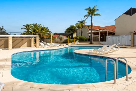 Brand New 2 x 2 x 1 Apartment in a Beautiful Complex with a Pool - Photo 2