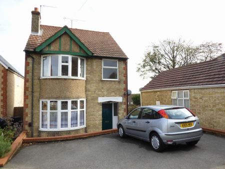 3 bedroom detached house to rent - Photo 5