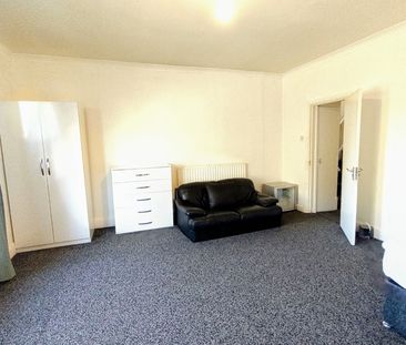 4 Bed Terraced House, Gathorne Terrace, LS8 - Photo 6