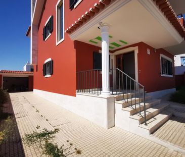 3 Bedroom House, Cascais - Photo 3