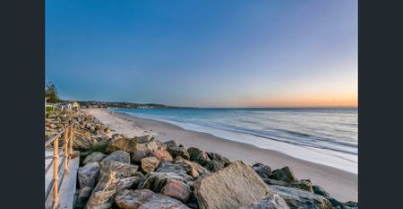 Perfect Coastal Lifestyle Two Bedroom Unit - Photo 2