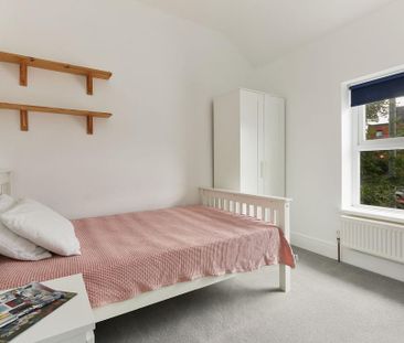 4 bedroom terraced house to rent - Photo 5