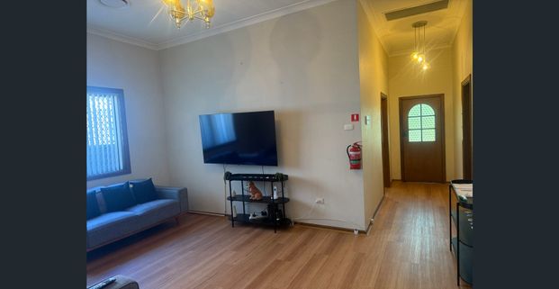 House for rent - Photo 1