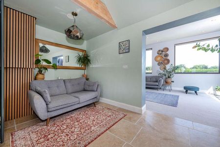 4 bedroom bungalow to rent - Photo 2
