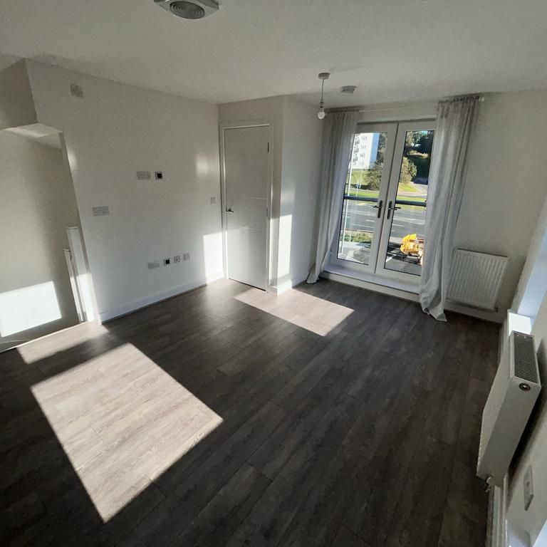 2 bedroom property to rent - Photo 1