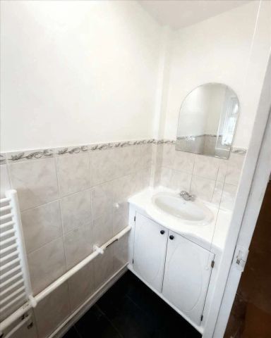 Kings Road, Harrow - Photo 2