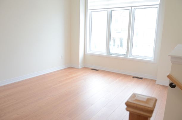 For Lease - 3 Russell Wice Avenue, Richmond Hill, Ontario - Photo 1