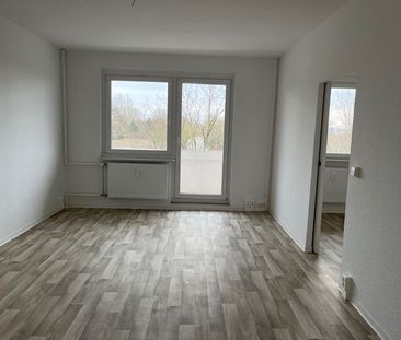 Sanierte 3 Raum-Wohnung mit Balkon und Badewanne - Photo 4