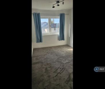 3 bedroom flat to rent - Photo 1