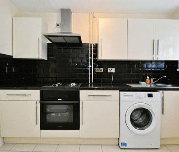 Ivy Lane, Hounslow - Photo 6