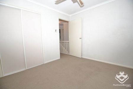 Quiet 3 bedroom townhouse - Photo 3