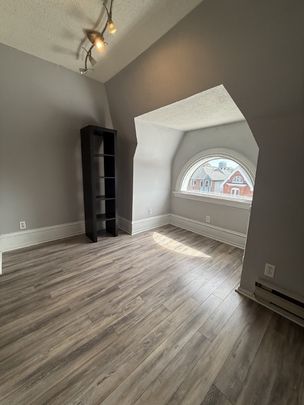 3 - 457 Somerset Street W - Photo 1