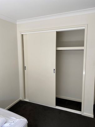 8-bedroom shared house, Katelyn Court - Photo 1