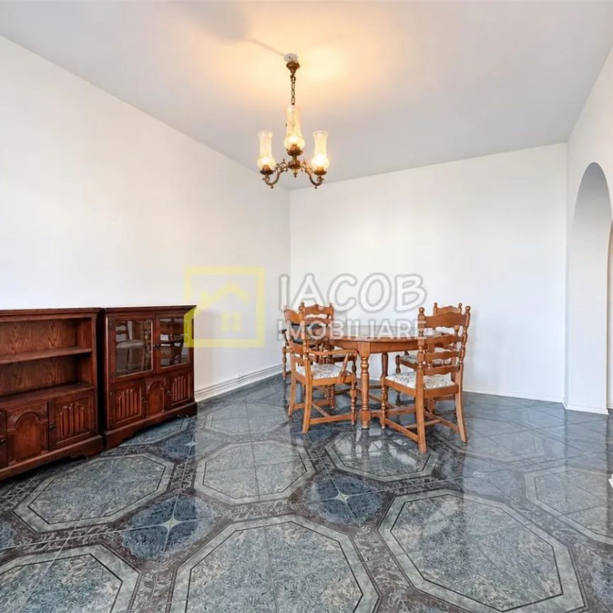 De inchiriat | Apartament de 75 mp utili in zona centrala a Bacaului - Photo 1