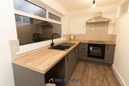 2 Bedroom Flat - Ground Floor - Photo 4