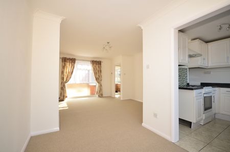 3 bedroom terraced house to rent - Photo 5