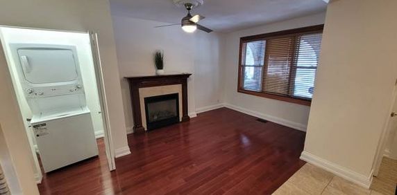 St Clair Ave W. & Oakwood Apartment For Rent - Photo 2