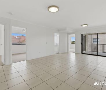 Exquisite Apartment in Prime Location - Photo 4