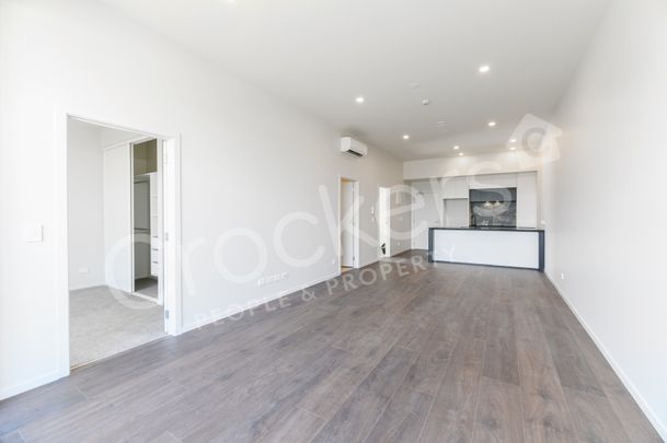 At The Heart Of Albany With Car Park - Photo 1