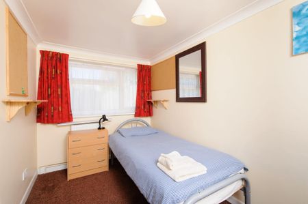 The Silvers, Broadstairs (1) Kent CT10 2PF - Photo 4