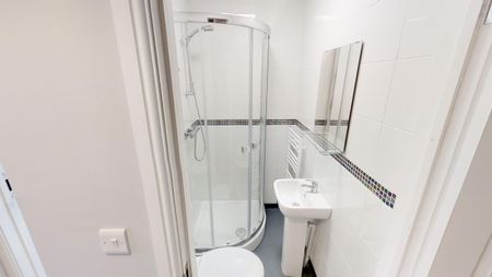 Sociable Home Steps from Tesco & IKEA - Photo 5