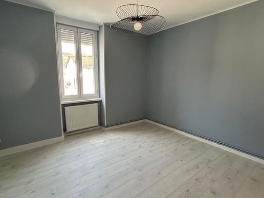 Location Appartement 4 pièces 83m² LE CREUSOT 71200 - Photo 1