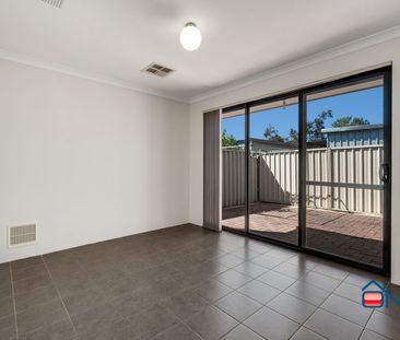 ARMADALE - 4x2 - PRIVATE REAR VILLA - Photo 2