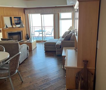 Sylvan Lake 1 BR FURNISHED Condo overlooking the water !! - Photo 1