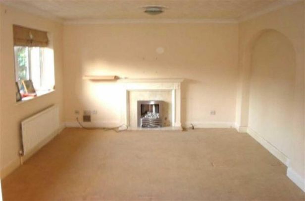 4 bedroom detached bungalow to rent - Photo 1