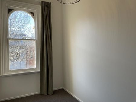 Two-bedroom Central City apartment - Photo 2