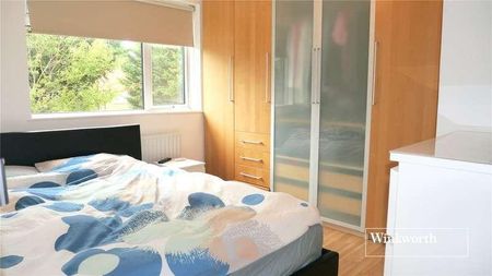 Armstrong Crescent, New Barnet, EN4 - Photo 3