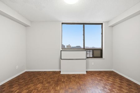 For Lease - 2350 Dundas Street Unit# 1003A, Toronto, Ontario - Photo 5