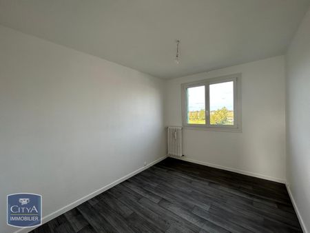 Location Appartement 4 pièces 83m² ALENCON 61000 - Photo 3