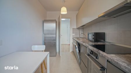 Coresi Urban Vibe | Apartament modern cu vedere directă la pietonală - Fotografie 5