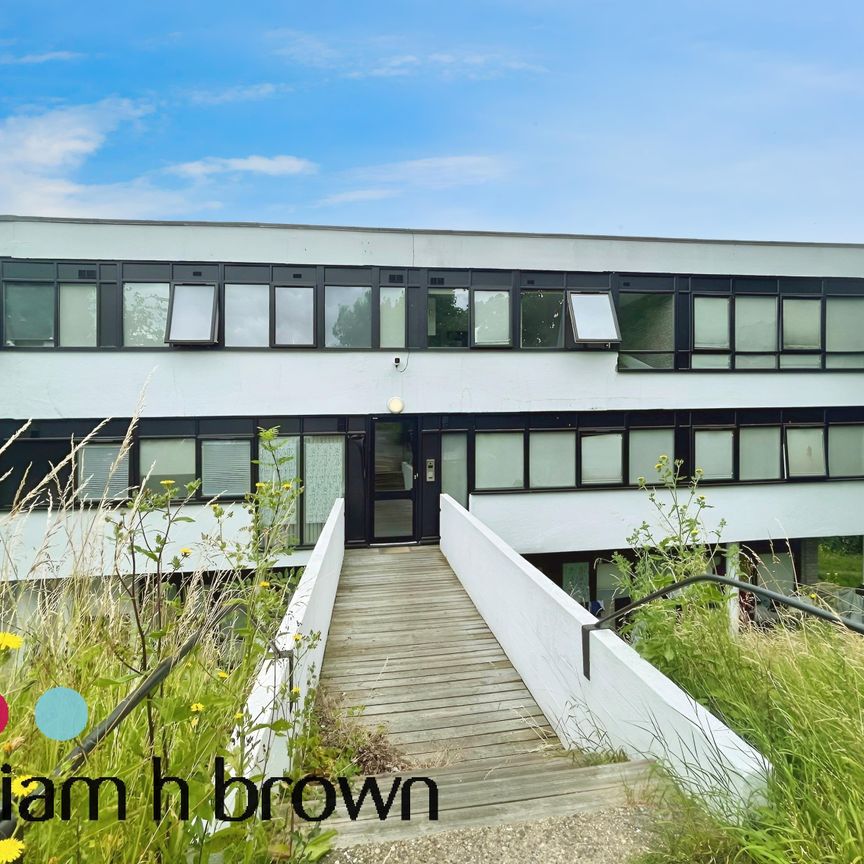 Whitehall Road, Colchester - Photo 1