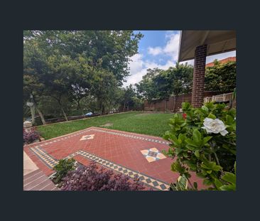 Fully Fenced, Air-Con, Gas Fireplace - Photo 1