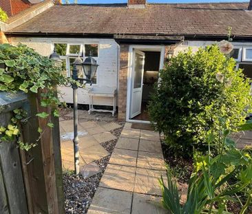2 bedroom semi-detached bungalow to rent - Photo 5