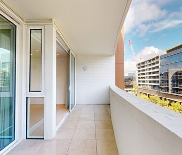 405/23 Honeysuckle Drive, Newcastle NSW 2300 - Photo 3