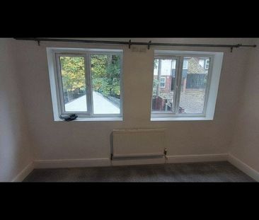 3 Bed Terraced House, Earls Road, SO14 - Photo 4