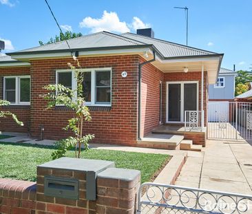 CHARMING FAMILY HOME IN A PRIME LOCATION - Photo 6