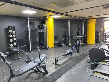 Studio to rent - Photo 2