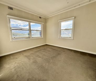 Location, location, location - Photo 2