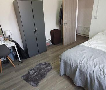 4 bedroom house to rent - Photo 3