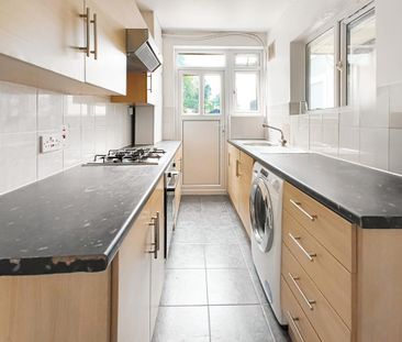3 bedroom terraced house to rent - Photo 4