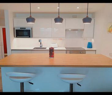 1 Bed Flat, St George Wharf, SW8 - Photo 3